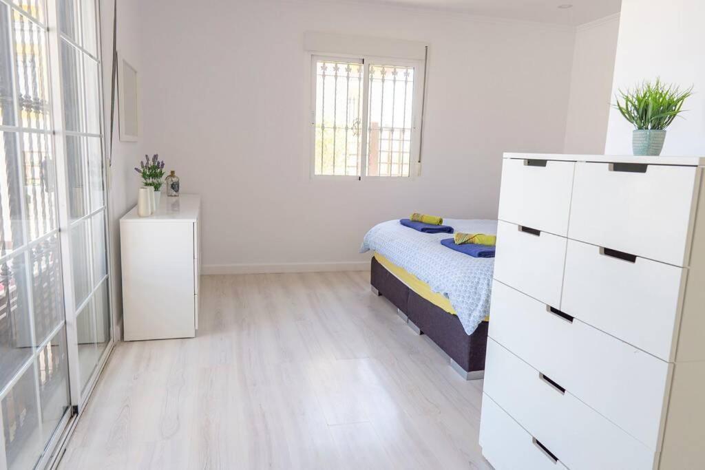 Casa Lilly-Rose, A Beautiful 3 Bedroom Detached Villa A Short Walk To The Villamartin Plaza & Golf Course Экстерьер фото