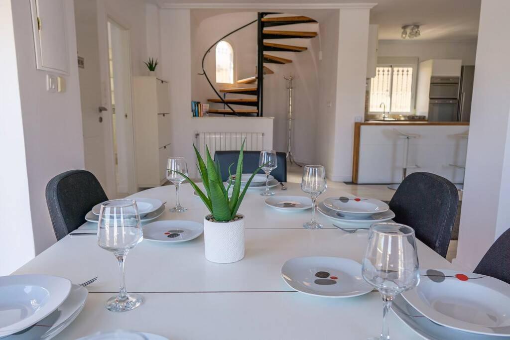 Casa Lilly-Rose, A Beautiful 3 Bedroom Detached Villa A Short Walk To The Villamartin Plaza & Golf Course Экстерьер фото