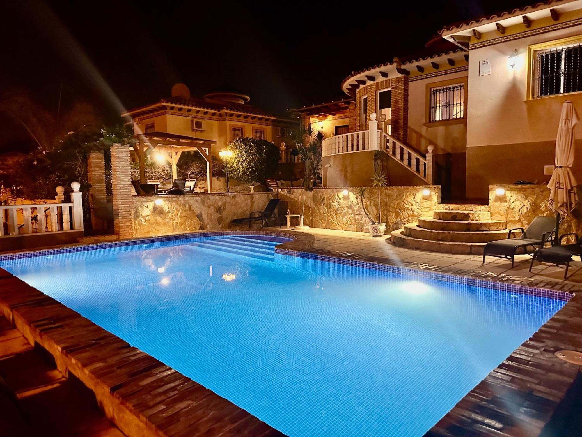Casa Lilly-Rose, A Beautiful 3 Bedroom Detached Villa A Short Walk To The Villamartin Plaza & Golf Course Экстерьер фото